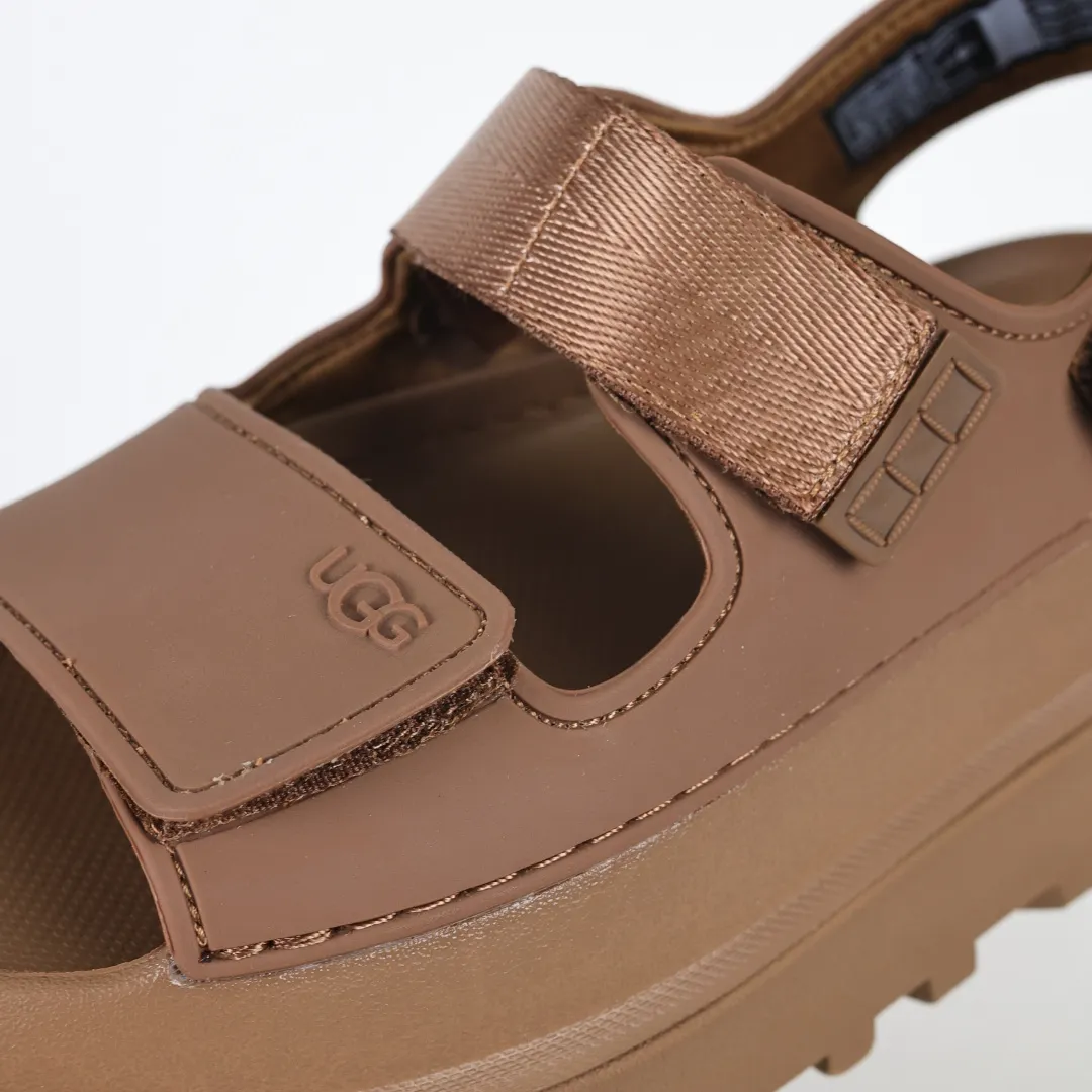Copy price 💰560 Core recommendation Good price UGG Velcro slippers sandals summer versatile slippers soft sole non-slip beach thick sole casual elegant sandals The style of UGG sandals is really nice. It is suitable for all ages. The soles are made of super lightweight EVA foam. The classic material of U family can be said to be "light" to let you enjoy a different naked feeling. It is one of the most worth buying sandals in history. I guarantee you will not regret the series. Original OEM production Y products are available now. Size: 35 36 37 38 39 40